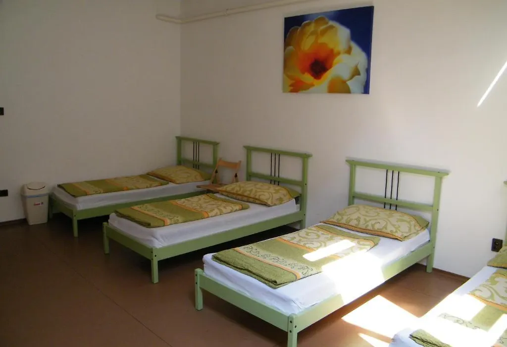 Zrinyi Hostel-1
